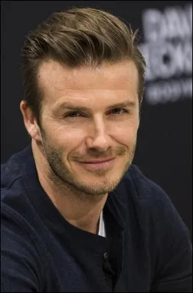 Comment s'appelle cet attaquant connu ?