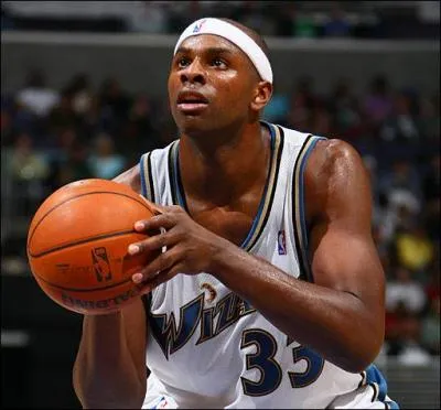 Qui est cet intérieur vétéran jouant en NBA depuis 2001 et qui découvrira cette saison la franchise des Cavs ?