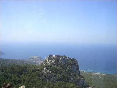 Quel roi d'Athènes, père de Thésée, croyant celui-ci mort se jette volontairement dans cette mer qui porte son nom à la suite de cet évènement tragique ?