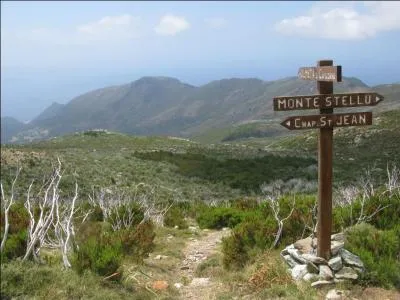 Dans quel d&eacute;partement est situ&eacute; le Monte Stello qui vous offrira une vue inoubliable ?