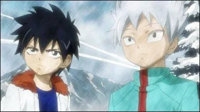 Qui était le maître de Grey et de Léon ?