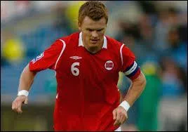 Durant 3 saisons (1998-2001), le Norvégien John Arne Riise a connu la Ligue 1 en évoluant à l'AS Monaco. Par la suite, dans quel club anglais a-t-il évolué durant les 7 saisons suivantes ?