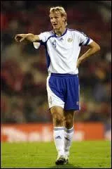 Footballeur finlandais, Sami Hyypiä a effectué la majorité de sa carrière dans un grand club de Pemier League, de 1999 à 2009. De quel club s'agit-il ?