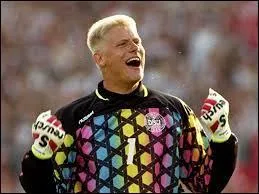De quel club anglais, le Danois Peter Schmeichel a-t-il été le goal mythique de 1991 à 1999 ?