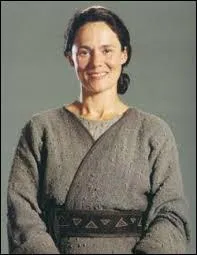 Comment s'appelle la mère d'Anakin ?