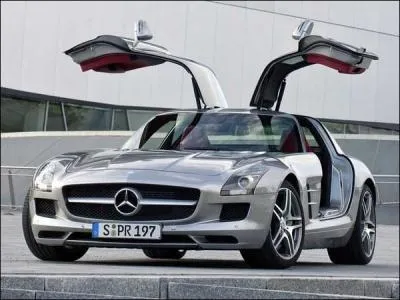 Comment s'appelle cette Mercedes ?