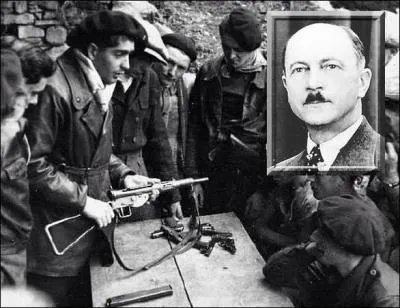 En août 1942, après avis d'Henri Frenay et sur proposition de Jean Moulin, le Général de Gaulle le choisit pour organiser et commander l'Armée Secrète (A.S) qui doit regrouper puis fusionner les principaux grands mouvements armés de la Résistance en zone Sud...