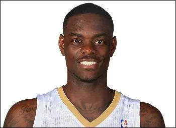 Voilà un joueur qui devrait permettre à cette équipe du Thunder d'écarter les défenses adverses par son shoot à trois points. Qui est ce joueur qui jouait aux Pelicans la saison dernière ?