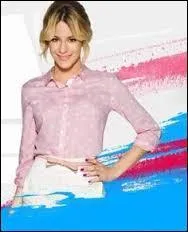 Episode 32 : Violetta teste Léon (après avoir vu Camila et Francecsa dans son cadre photo) et que lui avoue-t-elle ?