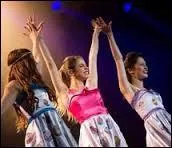 Épisode 46 : Nata a découvert ce qu'Andrés a fait, et il comptait parler de Roxy, Violetta et Léon. Angie montre la vidéo de Violetta à Germàn, Priscila les surprend et rompt avec Germán. Gery et Alex veulent arrêter leur collaboration, Léon les surprend. Francesca et Diego chantent ensemble. Violetta surprend Diego et Francesca en train de s'embrasser ; elle lui en veut. De qui parle Andrés ?