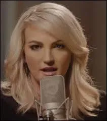 Que fait-elle en 2010 ?