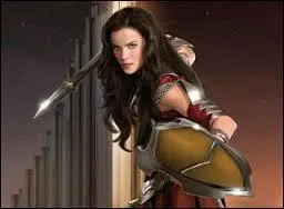 Qui est-elle ? Et dans quoi joue-t-elle ?