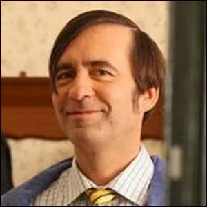 Comment s'appelle cet acteur dans la série ?