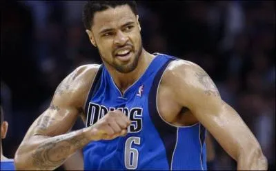 Et on termine par un come-back : celui de Tyson Chandler, dans la franchise avec laquelle il a remporté le titre NBA en 2011. Quelle récompense personnelle a-t-il remporté la saison d'après alors qu'il jouait pour les Knicks ?