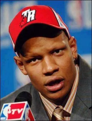 Quel est ce joueur, ayant joué cinq saisons pour Detroit, qui a rejoint les Mavericks durant l'été ?