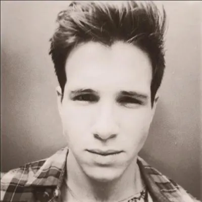 Comment s'appelle l'acteur français qui jouera le rôle d'Alex un nouvel élève ?