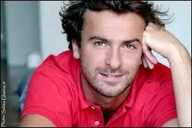 Quel est le r&ocirc;le de Monsieur Derek dans l'immeuble ?