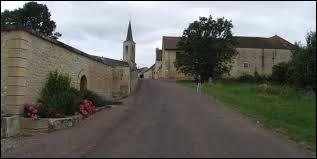 Baigneux-les-Juifs est un village bourguignon situé dans le département ...