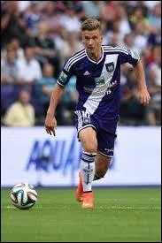 Quelle est la nationalité de Dennis Praet ?