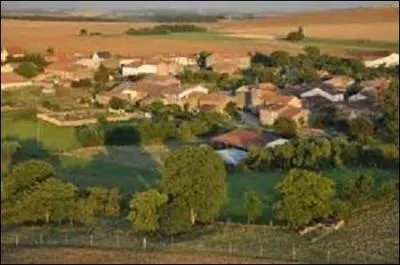 Depuis 1945, la seule modification notable de mon territoire a eu lieu en 1997, quand le village de Han-Devant-Pierrepont (139 habitants) a, pour des raisons de gestion administrative, été rattaché. Mais avant, à quel département était-il incorporé ?