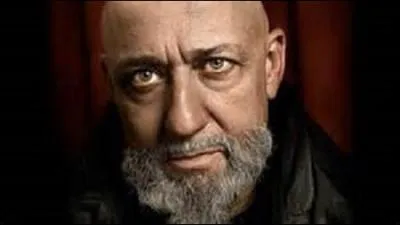 Chanteur, compositeur, peintre, écrivain et photographe, je nais à Nancy en 1956. Installé à New-York, j'obtiens en 2011 la double nationalité. Considéré dans le monde de l'art comme plasticien, je créais en 2009 dans le quartier de Manhattan ma propre galerie où j'expose principalement mes uvres. Chanteur, on me doit à l'heure actuelle 23 albums comme "Poèmes Rock" sorti en 1982, je suis :