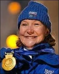 Skieuse, championne de descente en 2002 à Salt Lake City, je vois le jour en 1973 à Grenoble. Ayant aussi à mon palmarès 8 épreuves au niveau mondiale (4 en descente et 4 en super-G), je deviens championne du monde de cette dernière discipline en 2003. M'ayant reconvertie en pilote de rallyes, je suis aussi depuis les 2 dernières olympiades d'hiver consultante pour France Télévision, je suis :