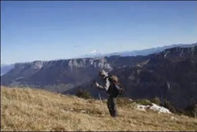 Ma population était en 2011 de 733 124 habitants, soit 140 résidents au km². Mais sur le plan national, quel est mon rang dans les départements les plus peuplés ?