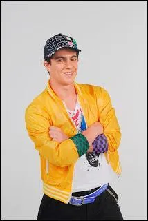 Comment s'appelle le meilleur danseur du studio ?