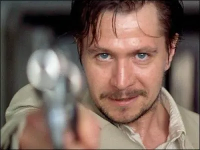 Dans quel film retrouve-t-on Norman Stansfield, un méchant incarné par Gary Oldman ?