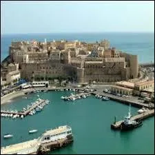 Ceuta et Melilla sont :