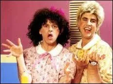 Cette mini sitcom mettait en scène les membres de l'équipe du "Club Dorothée" dans des histoires farfelues, absurdes et avant tout humoristiques. Quel était le nom de cette sitcom ?