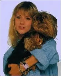 Bien sûr, n'oublions pas Dorothée, la vedette et animatrice en chef de l'émission. Mais vous souvenez-vous du nom de son petit chien ?