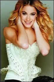 Sa nationalité est :