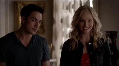 Tyler et Caroline forment un couple au cours de cette saison, mais ils se disputent . Pourquoi ?