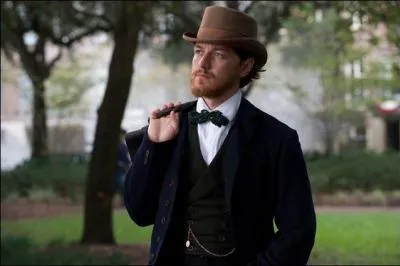 Quel est le nom du h&eacute;ros du roman de Paul Nizan "La conspiration" ?