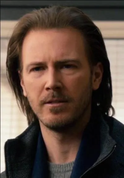 Comment s'appelle le fiancé de Meg ?