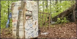 Qui sauve Jill lorsqu'elle se retrouve enfermée dans un frigo, lors de l'épisode 7 ?