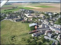 Voici la commune centriste de Pithiviers-le-Vieil. Elle se situe dans le département ...