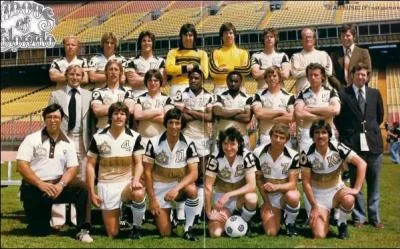 Club américain aujourd'hui disparu, on ne risque pas d'oublier leur maillot de 1978 !