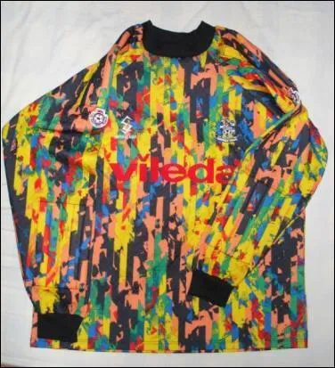 Ceci est le maillot de la saison 1993-1994 du gardien du club anglais :
