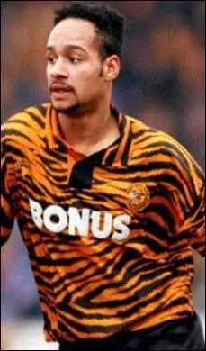 Encore un club anglais et encore la saison 1993-1994 ! Et cette fois c'est le club :