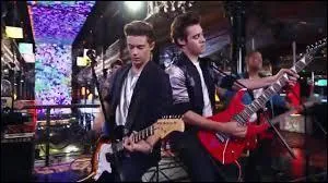 Quel est le titre de la troisième chanson du groupe ?