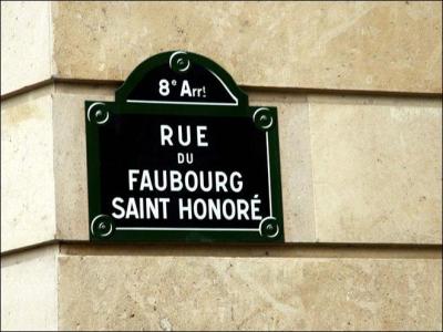 Nous venons de quitter la rue du Faubourg Saint-Honoré, quelle était la couleur de la case représentant ce boulevard sur le plateau du Monopoly ?