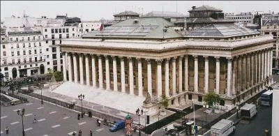 En quittant la rue du Faubourg Saint-Honoré, nous arrivons sur une case jaune. Quelle place sur laquelle est édifiée le Palais Brongniart, y est 
représentée ?