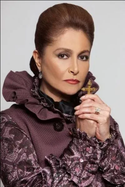 Bernarda est la grand-m&egrave;re de Mar&iacute;a.