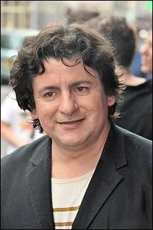 Avant d'être humoriste, Thomas Porteneuve était cracheur de feu. Quel surnom Thomas a-t-il adopté dans ONDAR ?