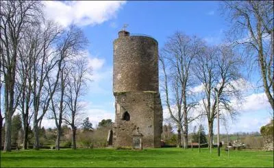 Où pourrez-vous vous replonger dans la légende en contemplant la Tour Mélusine ?