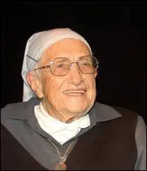 Quel âge avait soeur Emmanuelle quand elle s'est éteinte dans son sommeil le 20 octobre 2008 ?