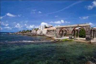 Gerardo, Phil05, Euphrasie, Phil-du-11e, Ptiotoutoune, Pth01 et Domdenantes se sont cotisés pour m'offrir un joli voyage, j'ai droit à 5 nuits d'hôtel à Portoscuso :