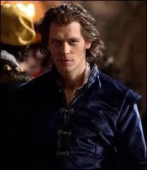 Avec quel objet tue-t-il Aja et son Coven ?